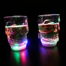 1 шт 400 мл светодиодный фонарик в форме черепа Пивная кружка для Хэллоуина, украшение для автомобиля, светящаяся пластиковая чашка
