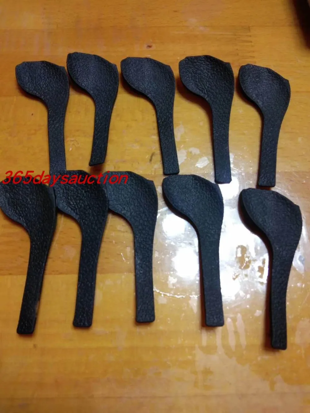 

FRee shipping for Nikon D500 Rear Back Rubber Thumb Grip Part one pcs