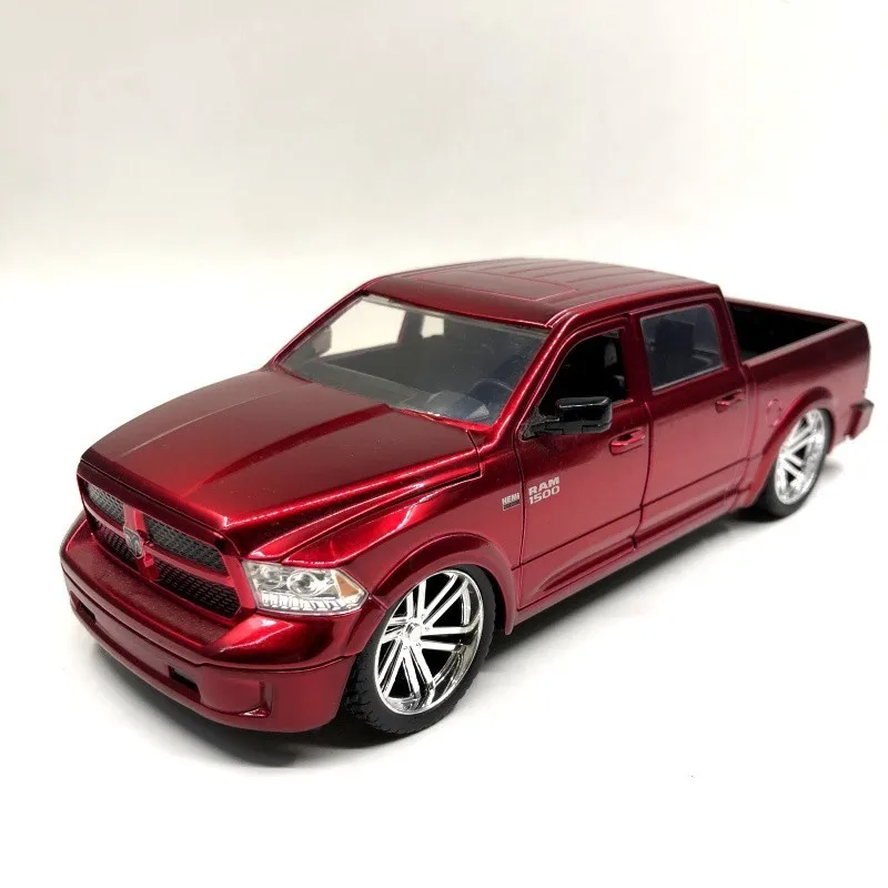 1/24 Special Die-cast Metal Beauty Off-road Pickup Desktop Decoration Collection Model Toys For Children - Цвет: Red