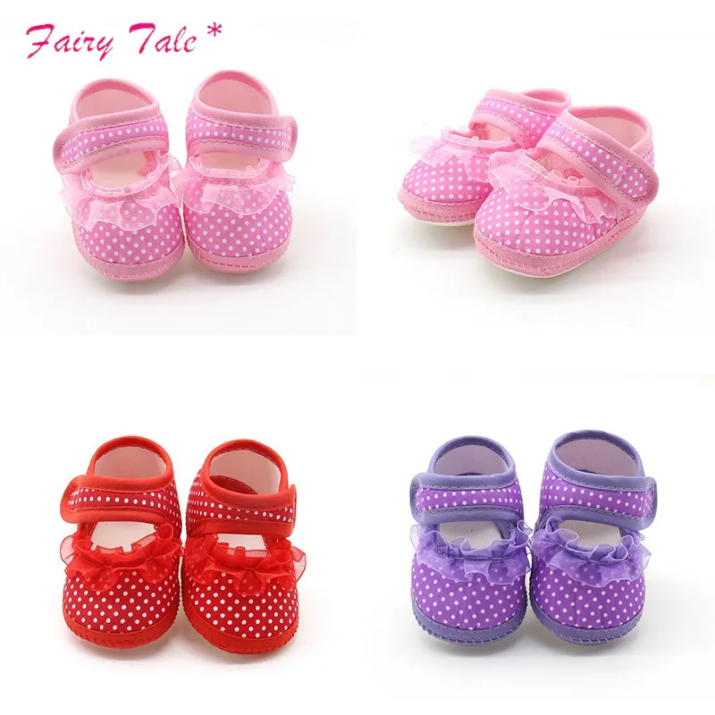 Обувь для малышей; кружевные весенние ботиночки для новорожденных мальчиков и девочек; детская обувь в горошек; мокасины для новорожденных девочек; пинетки для новорожденных