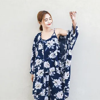 

Pyjama Set Woman Female Flower Black Thin Full Elegant Robe Camisole Pants Three Piece Suit Home Wear Spring Autumn 2018 Fashion