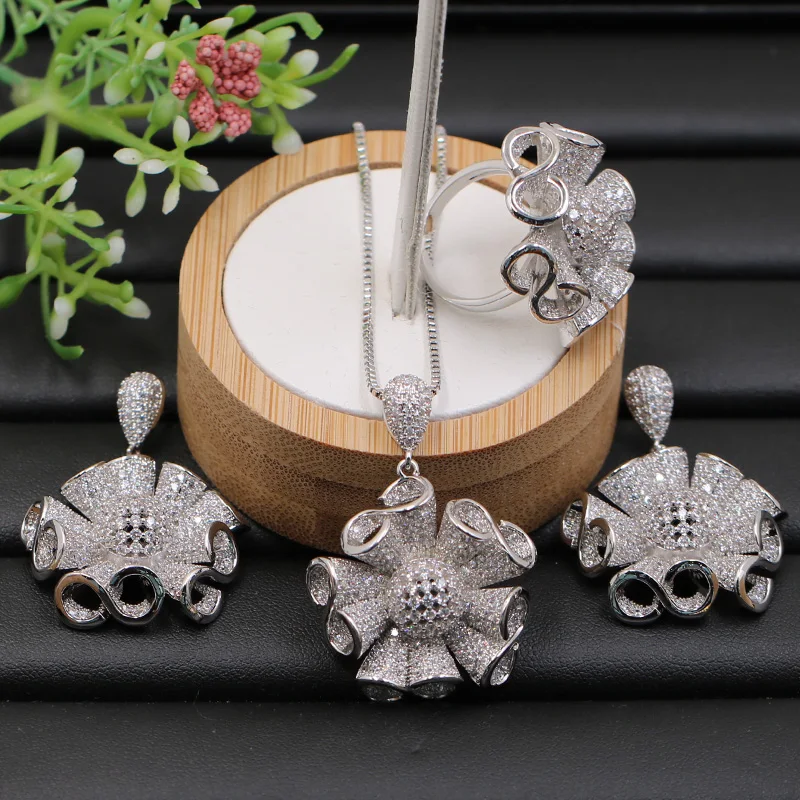 

Lanyika Jewelry Set Exaggerated Petunia Flower Micro Paved Necklace with Earrings and Ring Anniversary Engagement Luxury Gifts