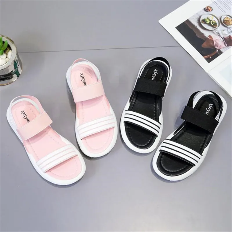 sepatu sandal sneakers