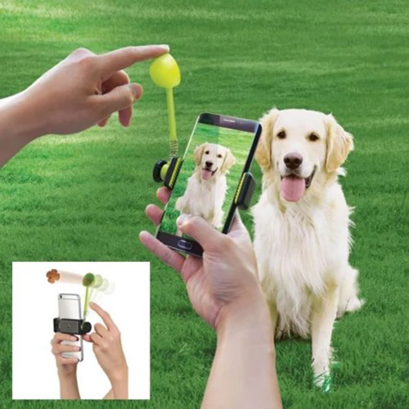 

Pet Parade Pet-ture Perfect Pictures Treat Launcher Grabs Pet's Attention for Perfect Photo Fits all Smartphones Dog Trainings