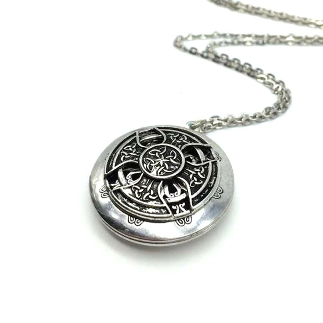 

Exclusive Design Antique Silver Celtics Knots Cross Pendant Celtics Locket Aromatherapy Essential Oil Diffuser Locket Necklace