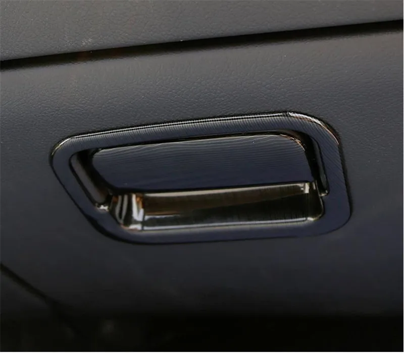 

Storage box switch decorative sequins For Mitsubishi Outlander 2016 2017 2018 glove box bright accessories 2PCS