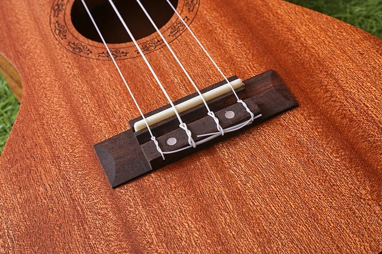 как правильно натянуть струны на акустической гитаре. крепление струн на акустической гитаре. крепление струн на акустической гитаре. струны элис для акустической гитары. крепление струн на классической гитаре.