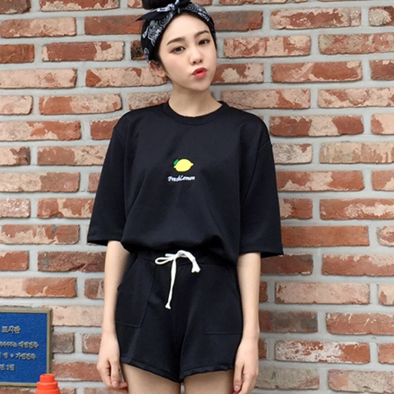 

Summer Women Two Piece Set Cartoon Pattern Two Piece Set Fashion O-Neck Top And Shorts Slim Women Sets