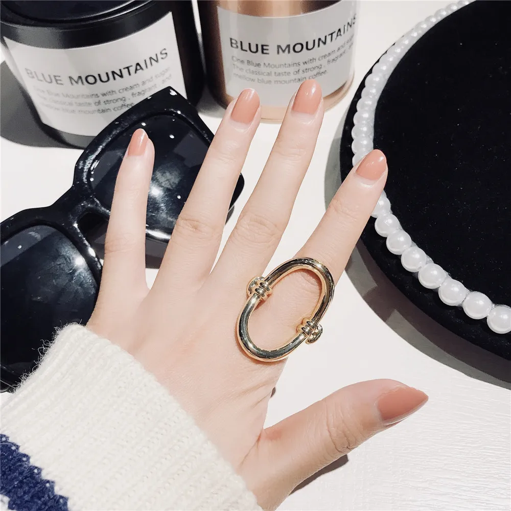 MLING Fashion Gold Alloy Ring Vintage Stone Geometric Circle Ring For Women