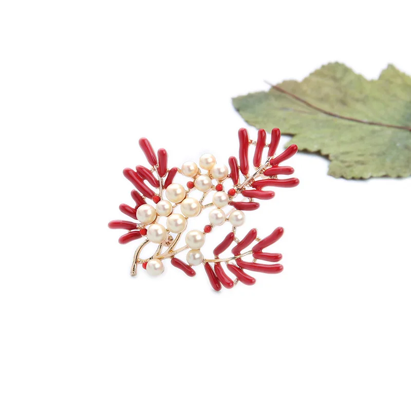 Cena Czerwony koral Pin perła broszka emalia utworzono perłowy czerwony rozgałęziony złoty kolor panie szykowny płaszcz szpilki akcesoria
