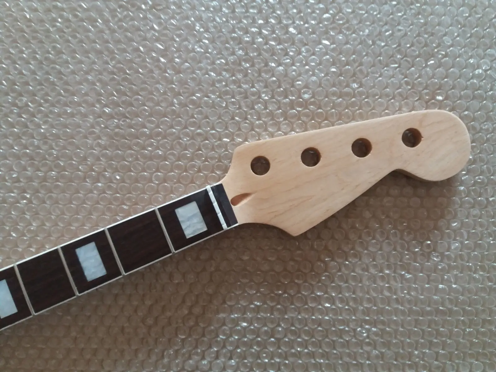 Bass Guitar Neck Replacement Maple Wood 20 Fretin Guitar Parts