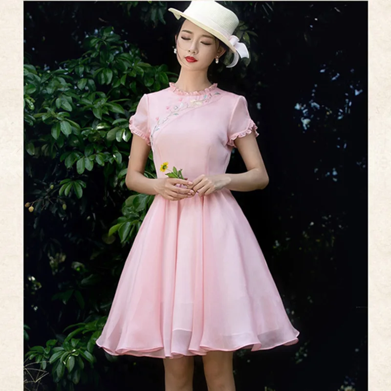 womens frilly dresses