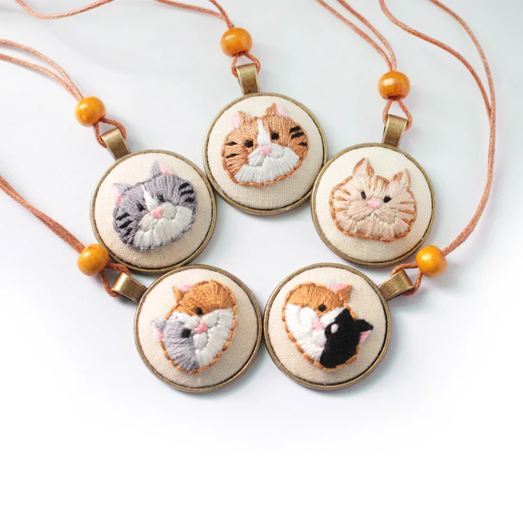 

embroidery express the cat necklace pendant accessories restoring ancient ways female Japanese sweater chain necklace pendant