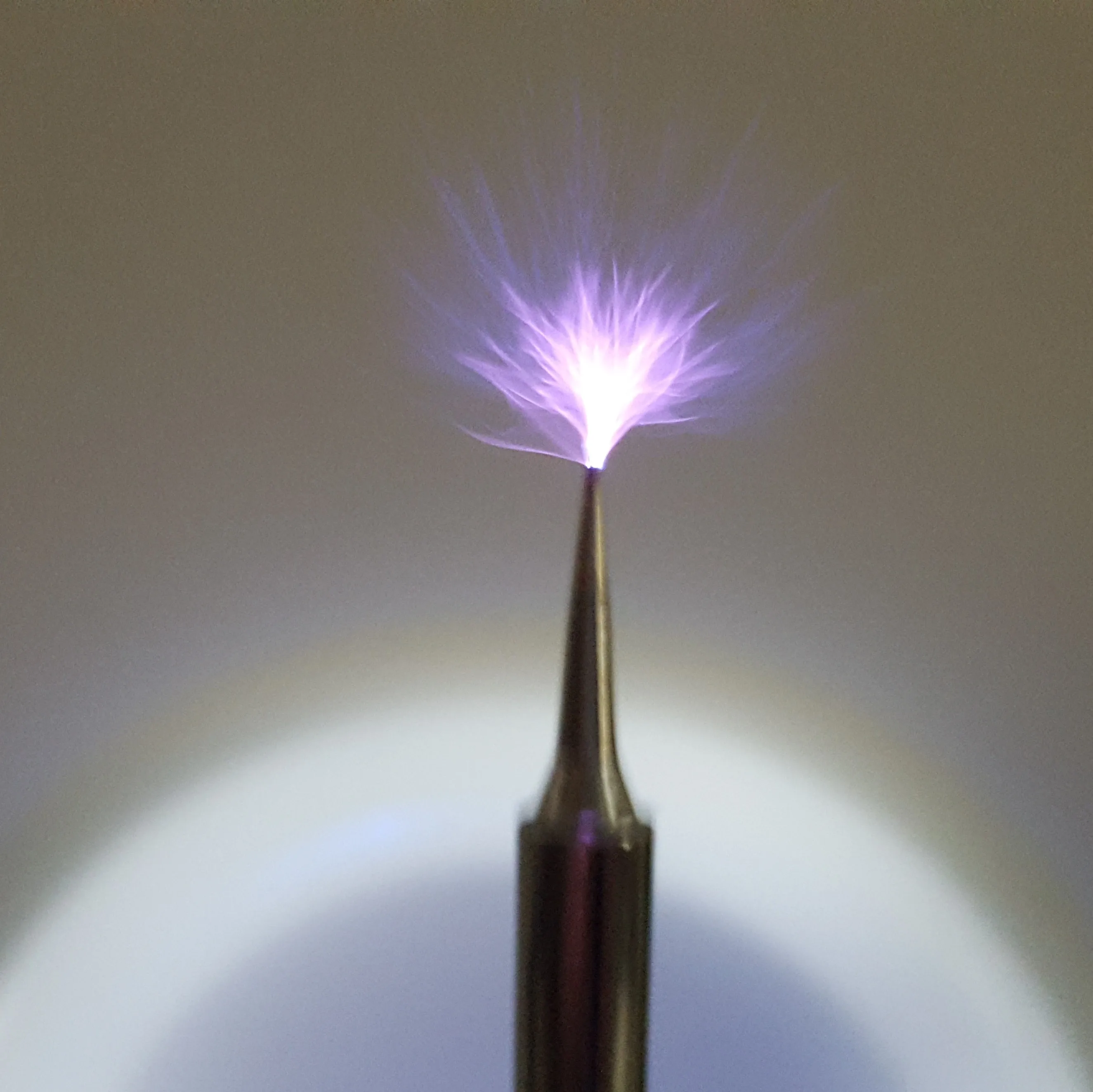 

/ Mini Music Tesla Coil / Plasma Loudspeaker / Science Experiment Electronic Small Production