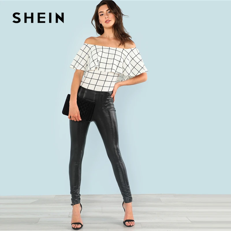 SHEIN الأبيض كشكش الطبقات الرقبة منقوشة قبالة الكتف أكمام ارتداءها الصيف النساء الحديثة سيدة عارضة النساء داخلية SHEIN الأبيض كشكش الطبقات الرقبة منقوشة قبالة الكتف أكمام ارتداءها الصيف النساء الحديثة سيدة عارضة النساء داخلية