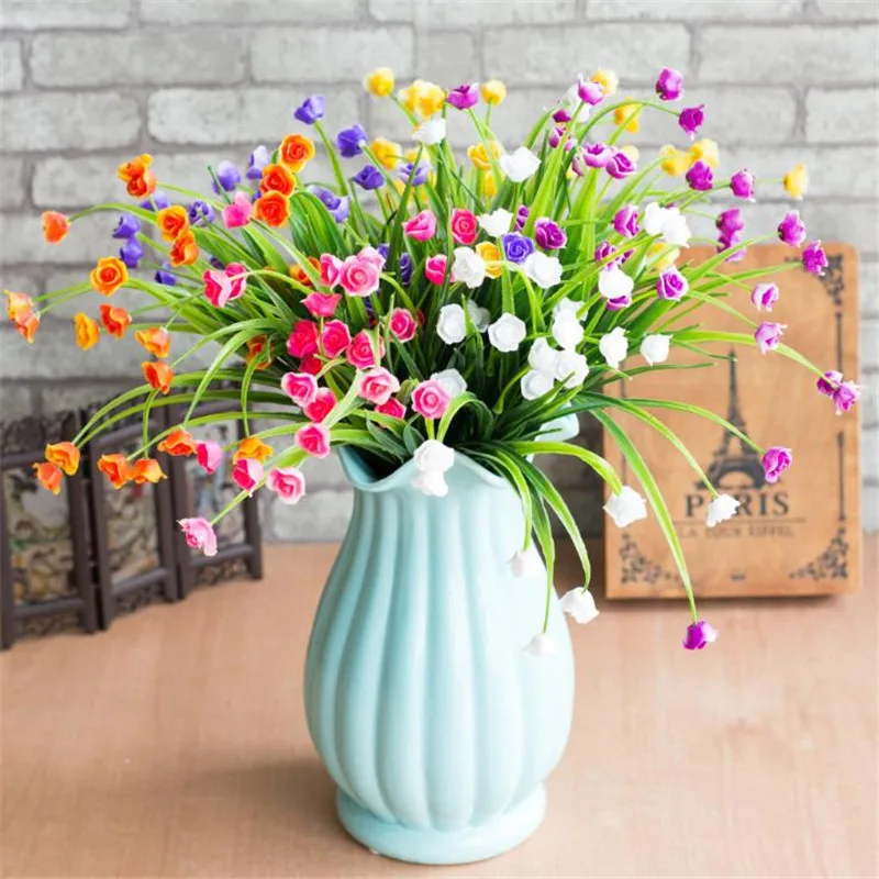 

Fake Rose Aquatic Bunch (7 stems/piece) Simulation Rosebud with Plastic Leaf Home Showcase Decorative Artificial Flowers