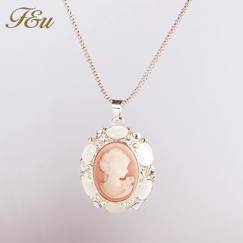 

New lovely pink and white color pendant Elizabeth beauty head jewelry cameo necklace