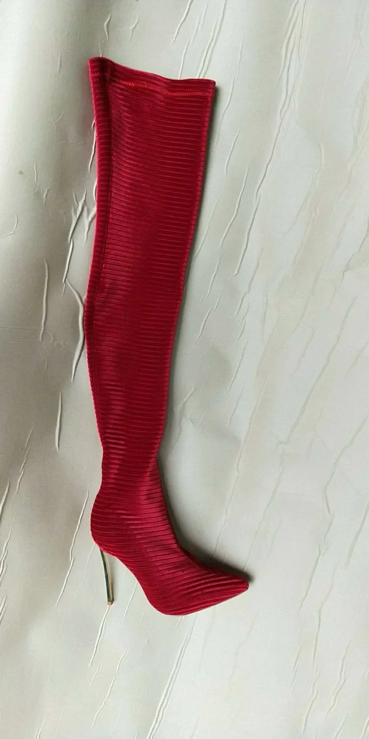 Пикантные женские эластичные бархатные сапоги выше колена; узкие сапоги до бедра на металлическом каблуке; женские высокие сапоги с острым носком