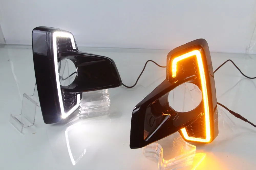 

Qirun led drl daytime running light for Toyota hilux 2018 with Dynamic moving yellow turn signal