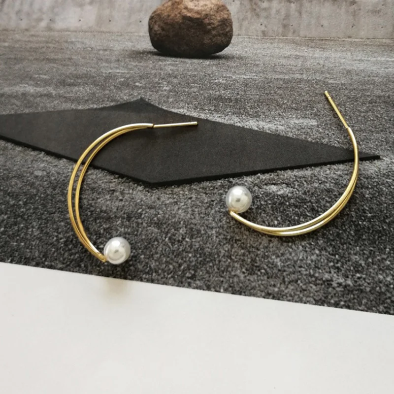 

WTLTC Gold Color Pearls Half Circle Earrings for Women Personality Custom Moon Hoop Earrings Unique Geometric Line Earrings