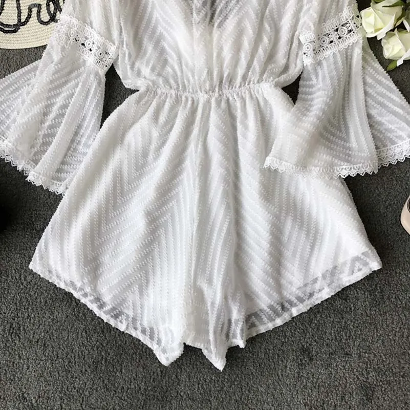Bohemian vacation V-neck chest strap trumpet long sleeve pants show thin broad-legged shorts beach pants jumpsuit rompers summer Bohemian vacation V-neck chest strap trumpet long sleeve pants show thin broad-legged shorts beach pants jumpsuit rompers summer