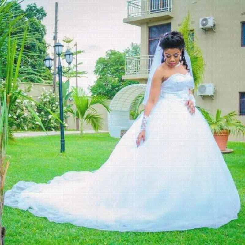 

2019 New African Ball Gown Wedding Dress Elegant Pearls Beading Wedding Gown