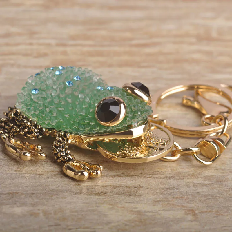 Blucome Kawaii Green Blue Lucky Toad Keychains Women Present Chinese Wealth Frog Key Chian Moon Chaveiro Keyring Llavero Jewelry