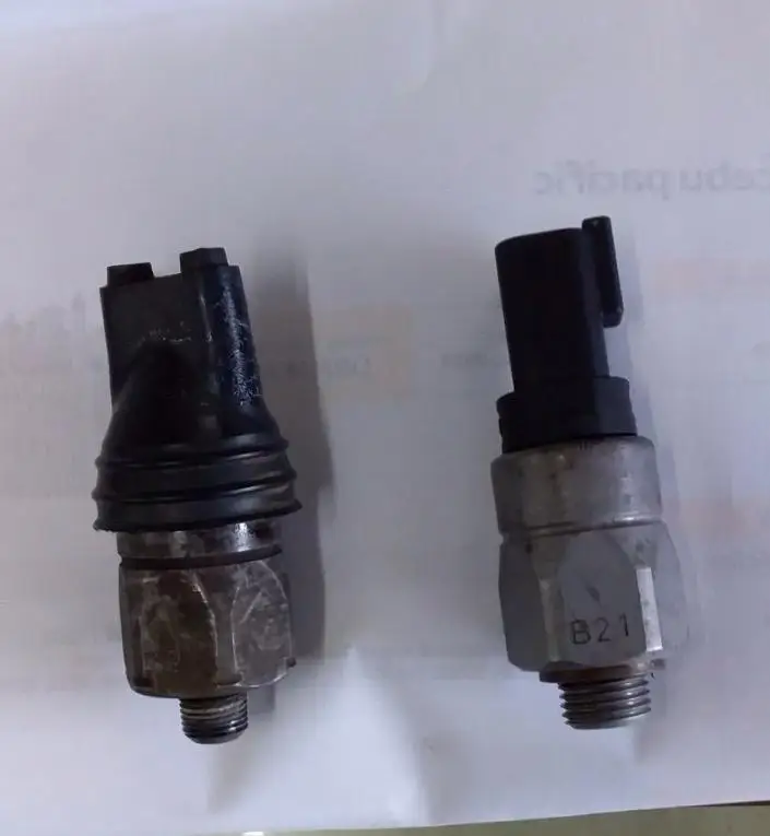 

OEM Oil Pressure Sensor Switch For Liugong Excavator 922D, 3 month warranty