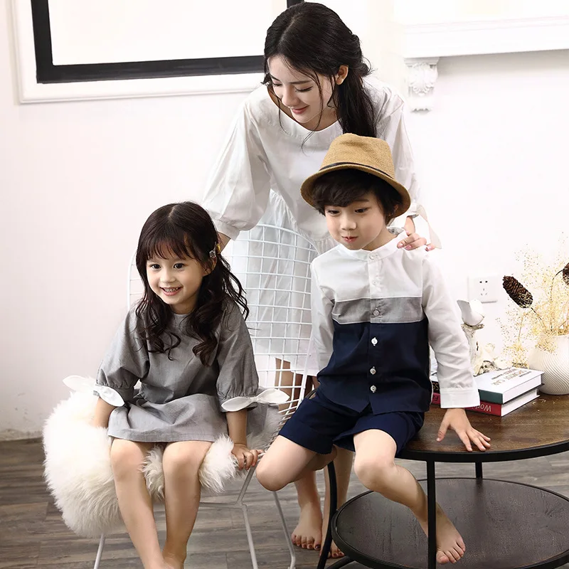 2019 Family Matching Outfits Mother White Dress Daughter Grey Dresses Father son T shirts Blouse Family Vacation Clothes D1 10