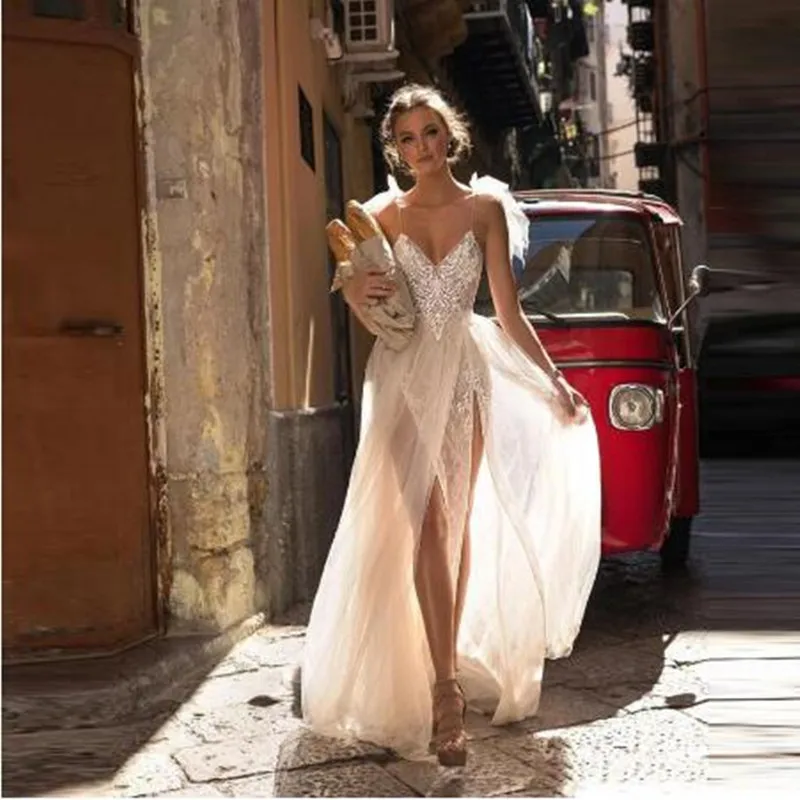 

Sexy Boho Spaghetti Straps Ivory Tulle Two High Slit Beach Wedding Party Dress V Neck Open Back Bridal Gown Robe De Mariage