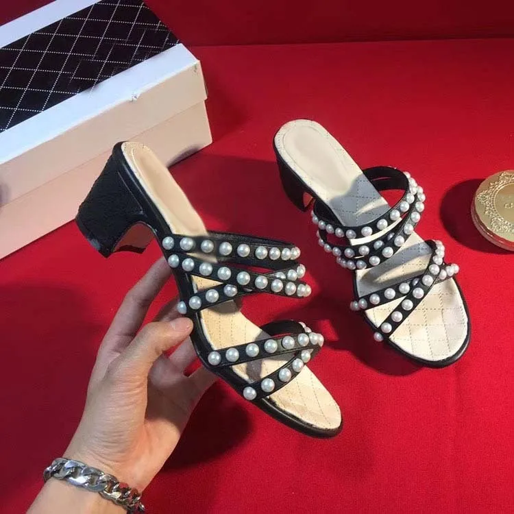 

Sandals Pearl Crossing Toe Slipper