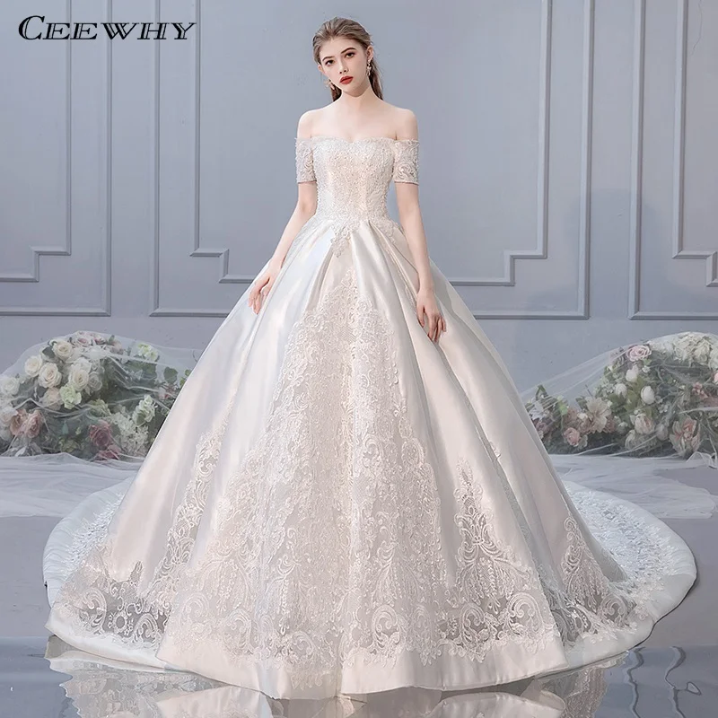 

CEEWHY Short Sleeve Off Shoulder Satin Wedding Dress Plus Size Appliques Beaded Wedding Gowns Vestido de Novia Hochzeit Keider