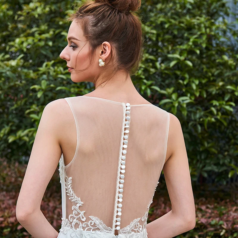 Dressv-ivory-long-wedding-dress-v-neck-a-line-appliques-court-train-bridal-gown-elegant-outdoor (3)