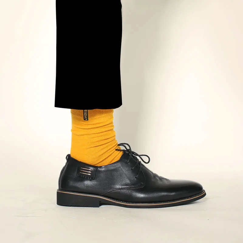 Осень и зима новые мужские носки неделя сплошной цвет джентльмен хлопок носки вышивка в трубке качество прилива носки мужские - Цвет: Кораллово-Красный