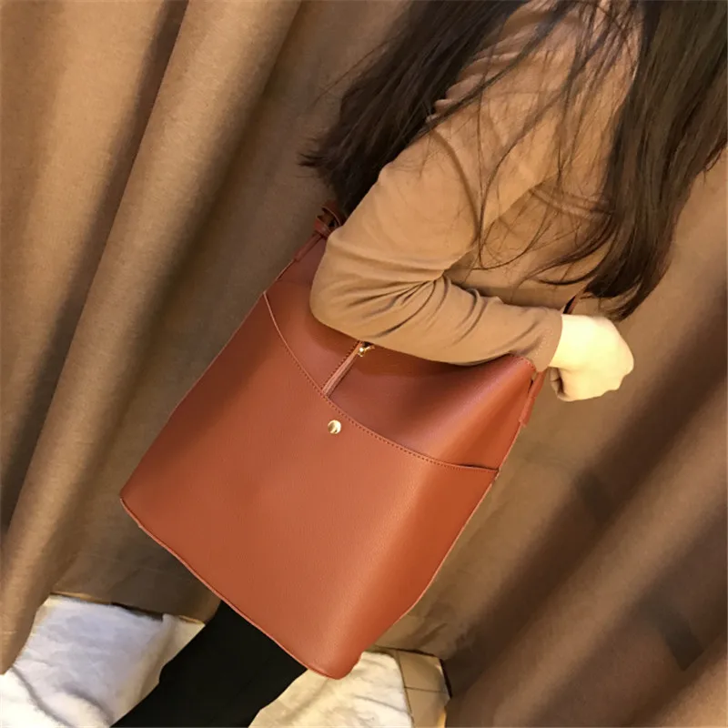 

Korean version of the new winter handbag fashion wild bucket bag shoulder Messenger bag girl