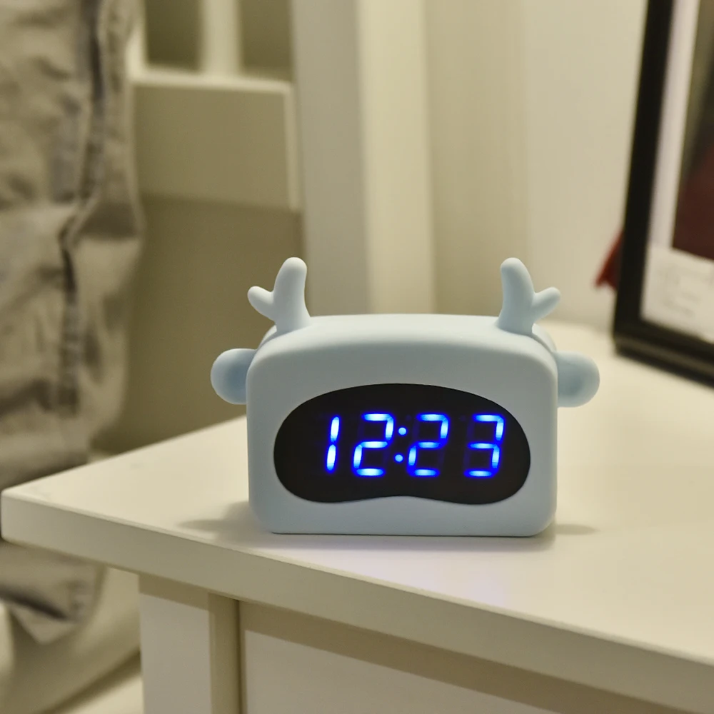 

Mini Digital Alarm Clock LED Display Voice Control Cute Animal Alarm Clock Desk Decor Clock Adjustable Luminance USB and Battery