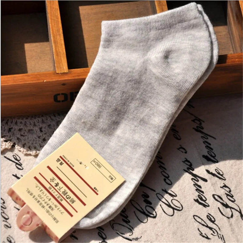 2017-Nouveau-Point-Chaud-La-Mode-blanc-De-Couleur-De-Sucrerie-Femmes-Cheville-Chaussettes-Courtes-En.jpg_640x640 (4)