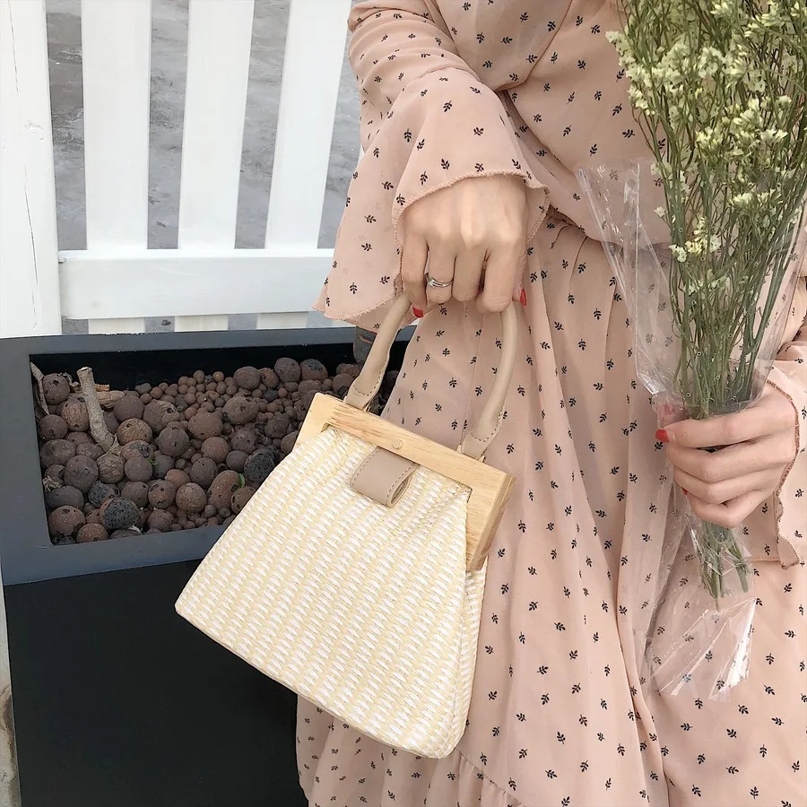 

Vintage Handle Weaving Straw Totes Women Shoulder Bags Ladies Bohemian Summer Beach Hand Bags Women Straw Messenger Bag