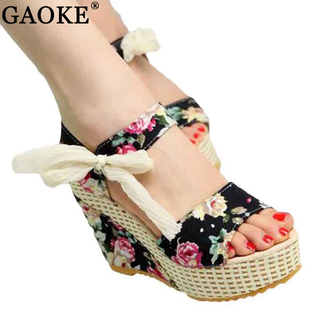 Shoes Women 2018 Summer New Sweet Flowers Buckle Open Toe Wedge Sandals Floral high-heeled Shoes Platform Sandals