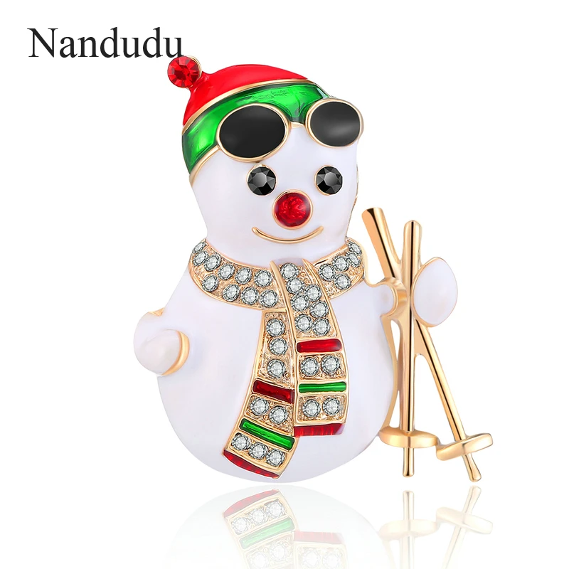 

Nandudu Cheap Clear Crystal Christmas Brooches Lot Collar Clip For Scarf Buckle Gold-Color Christmas Snowman Costume Brooch X308