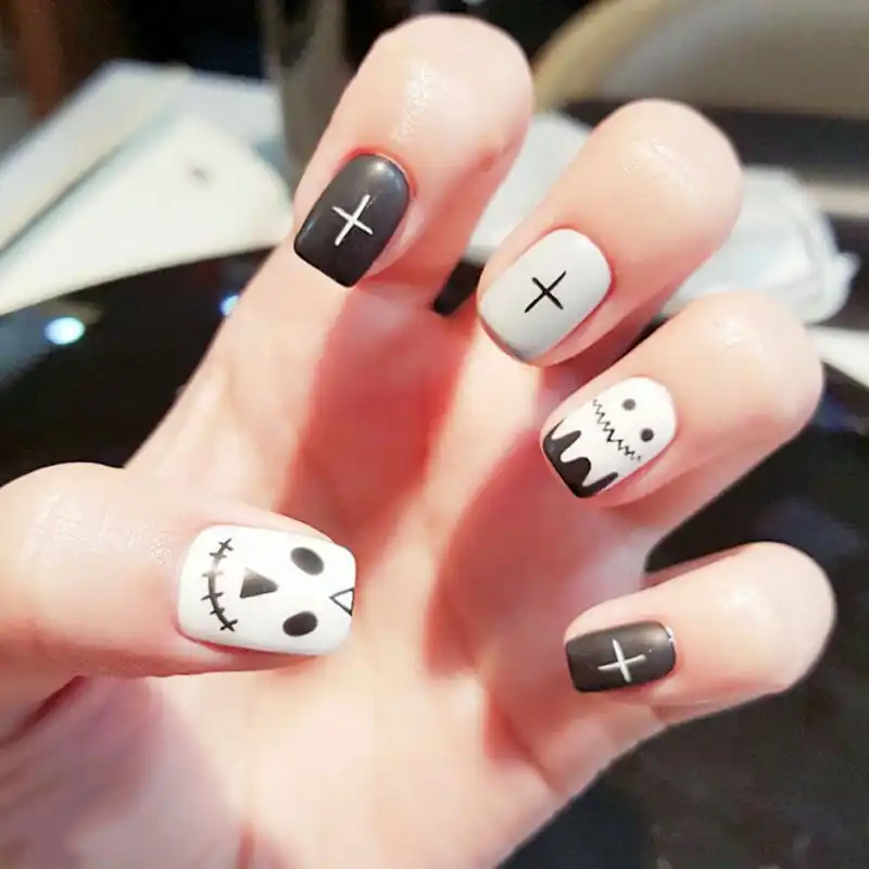 stick on nail art