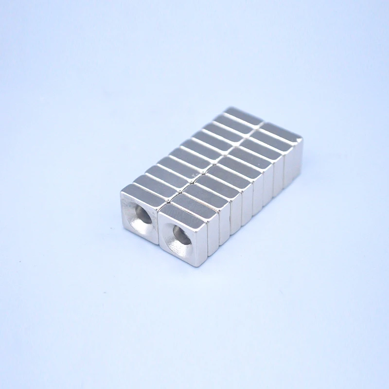 10 шт. NdFeB фиксирующий магнит 10x10x4 мм с винтовым потайным отверстием 4 мм блок неодимовый редкоземельный постоянный магнит 10*10*4-4