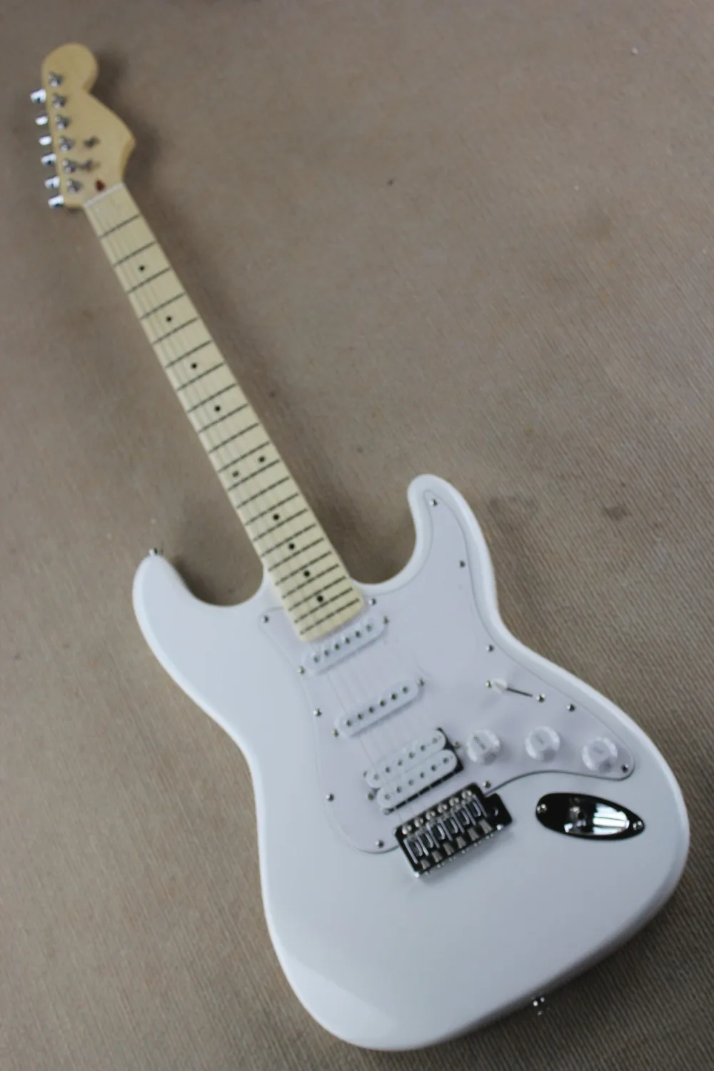 

China Custom guitar factory Top quality New Arrival St white maple fingerboard Electric Guitar in stock stratocaster 10 25