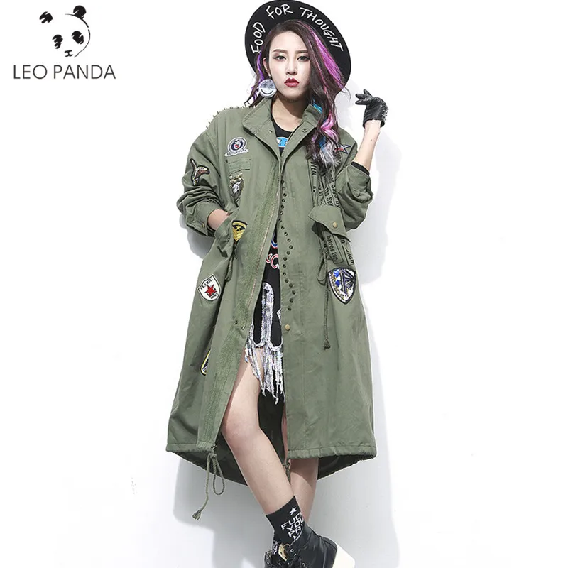 

2019 Spring Autumn New Letter Printing Windbreaker Women Long Section Overcoat Female Loose Fashion Rivet Large Size Coat LXT193
