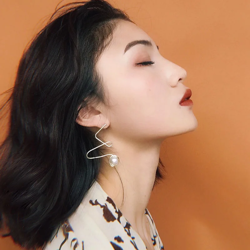 

INS Cool Irregular Metal Pearl Earrings For Women Korean Geometric Stud Earrings Girls 2019