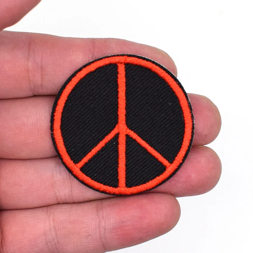 Знак V Победная рука Hippie Peace& Love Symbol Луна и солнце Радуга Рок Панк Ретро пришить Аппликация Железо на патч Байкерская нашивка на жилет