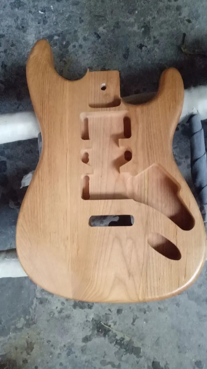 electric Guitar Neck no.016 black bindings on the headstock one piece