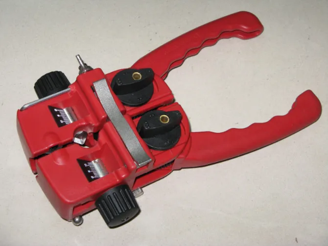 

Across And Lengthwise Fiber Cable Stripper /Cutter Network Tool 8~30mm TTG10A