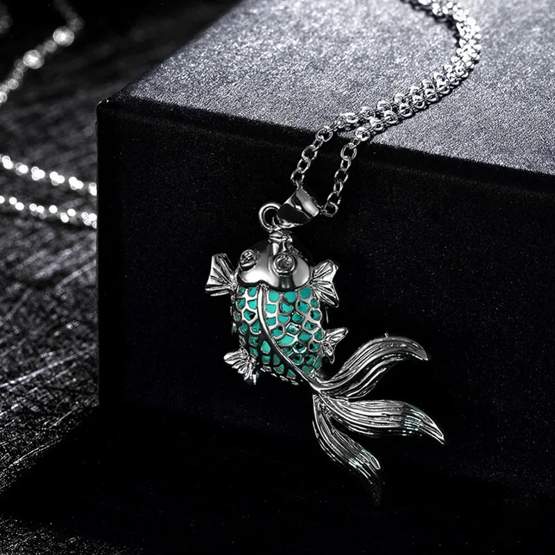 Wholesale New Fluorescent Green Phosphors Goldfish Pendant Necklaces Jewelry Silver Plated Chain Glow In The Dark Night Necklace | Украшения