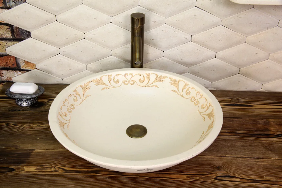 

European archaize costly character carve patterns or designs on woodwork lavabo Circular of the basin that wash a face clean